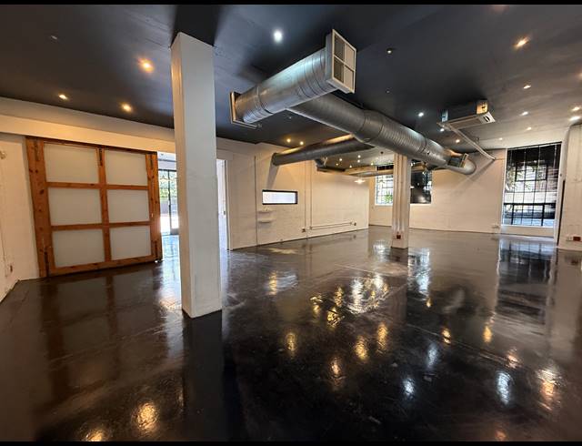 228M² OFFICE TO LET IN MILPARK